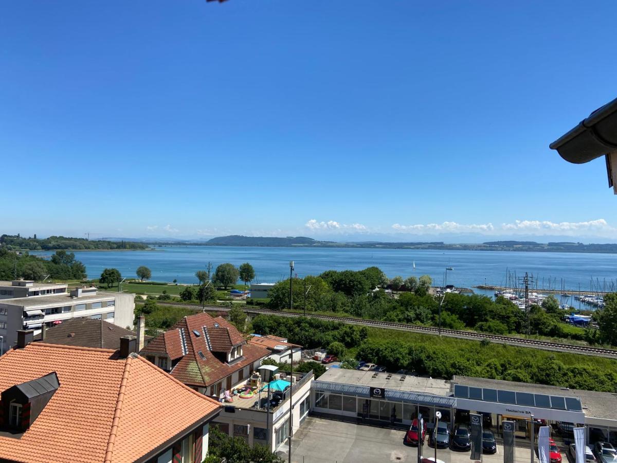 La Maison Bleue A 2 Pas Du Lac Du Neuchatel Hotel Hauterive  Kültér fotó