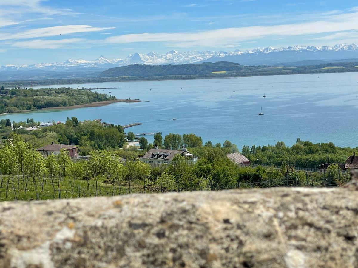 La Maison Bleue A 2 Pas Du Lac Du Neuchatel Hotel Hauterive  Kültér fotó