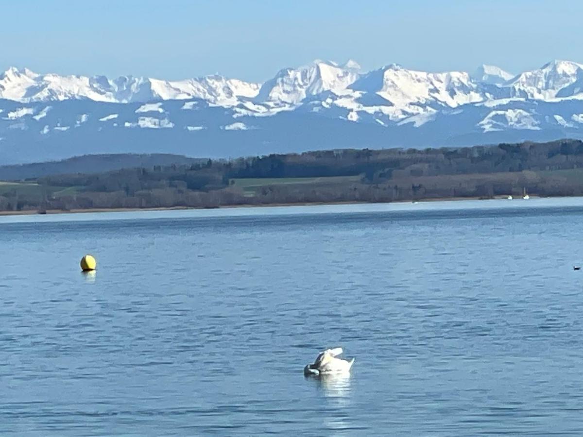 La Maison Bleue A 2 Pas Du Lac Du Neuchatel Hotel Hauterive  Kültér fotó