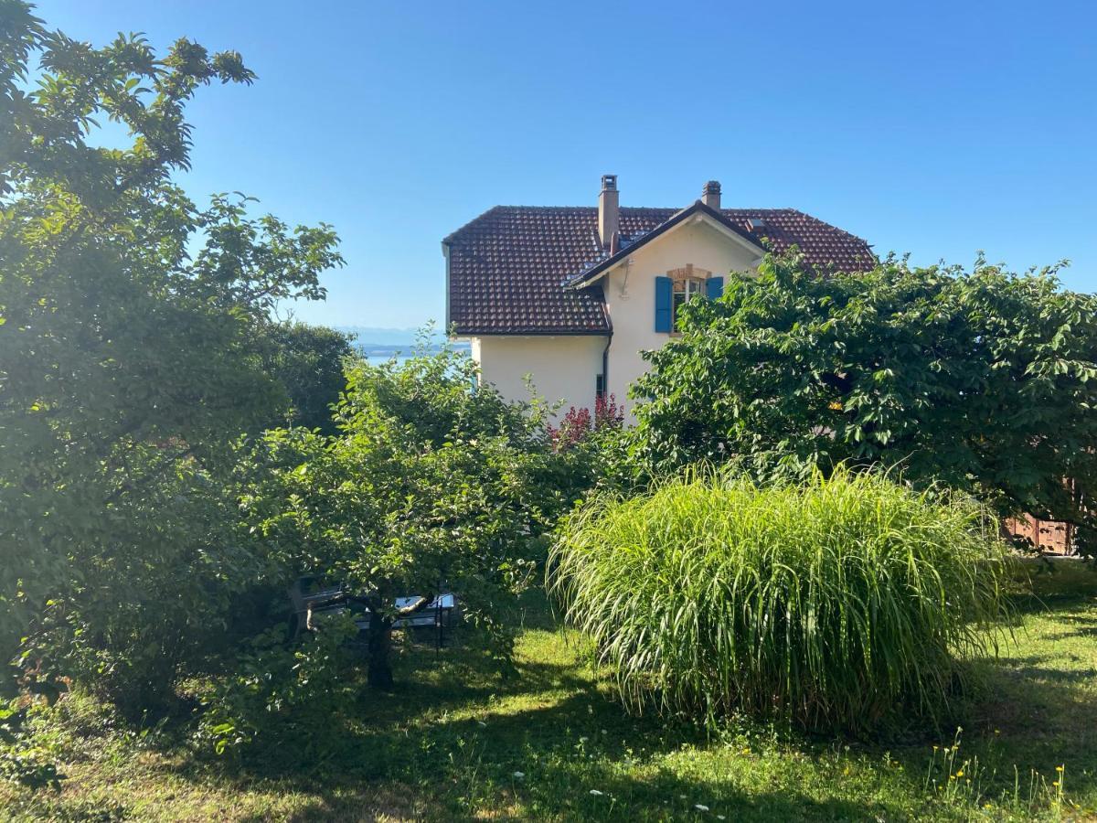 La Maison Bleue A 2 Pas Du Lac Du Neuchatel Hotel Hauterive  Kültér fotó