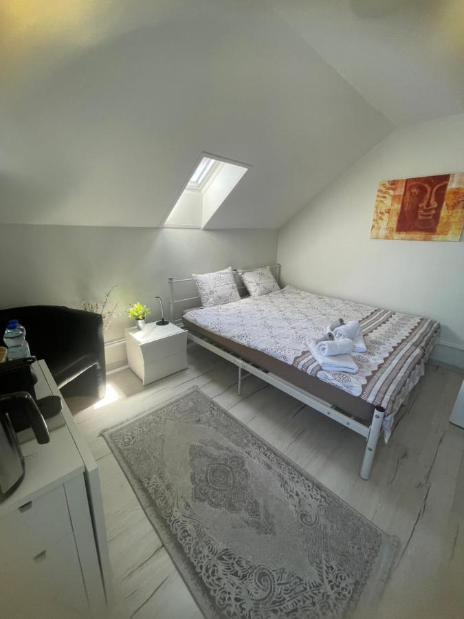 La Maison Bleue A 2 Pas Du Lac Du Neuchatel Hauterive  Kültér fotó